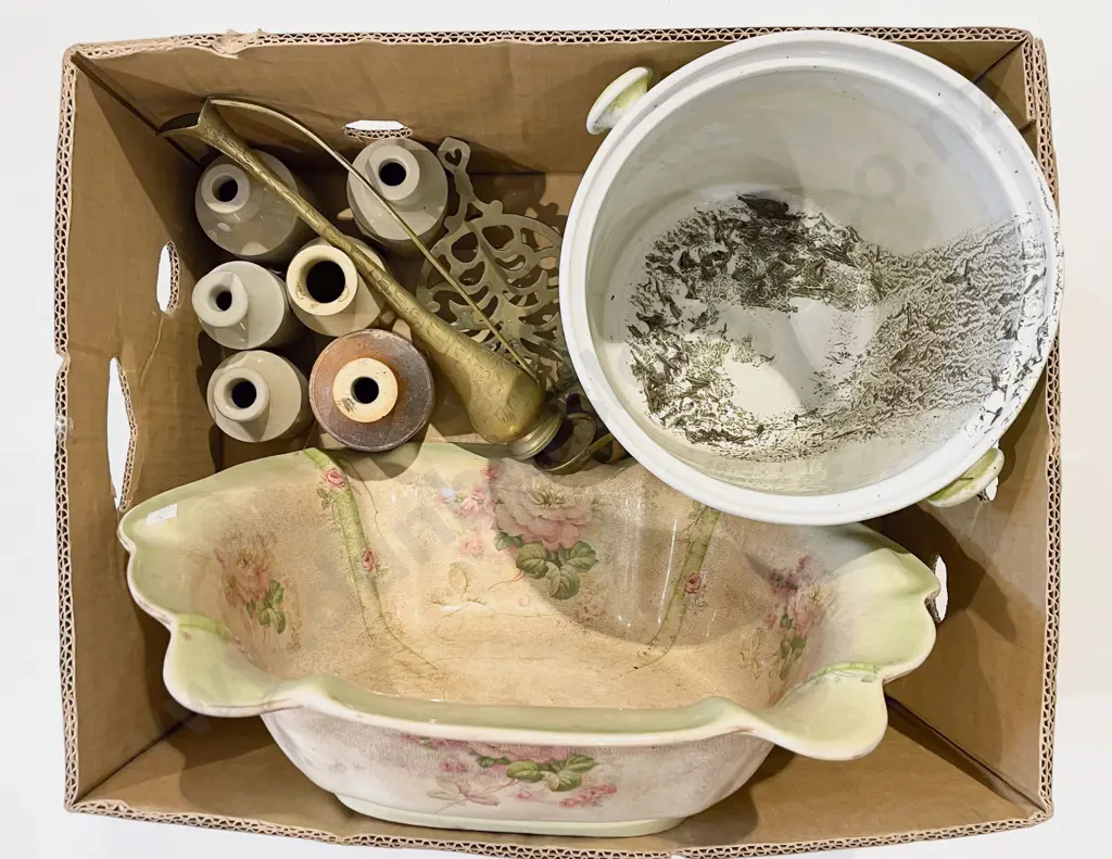 Box Qty of Assorted Vintage Image 1++