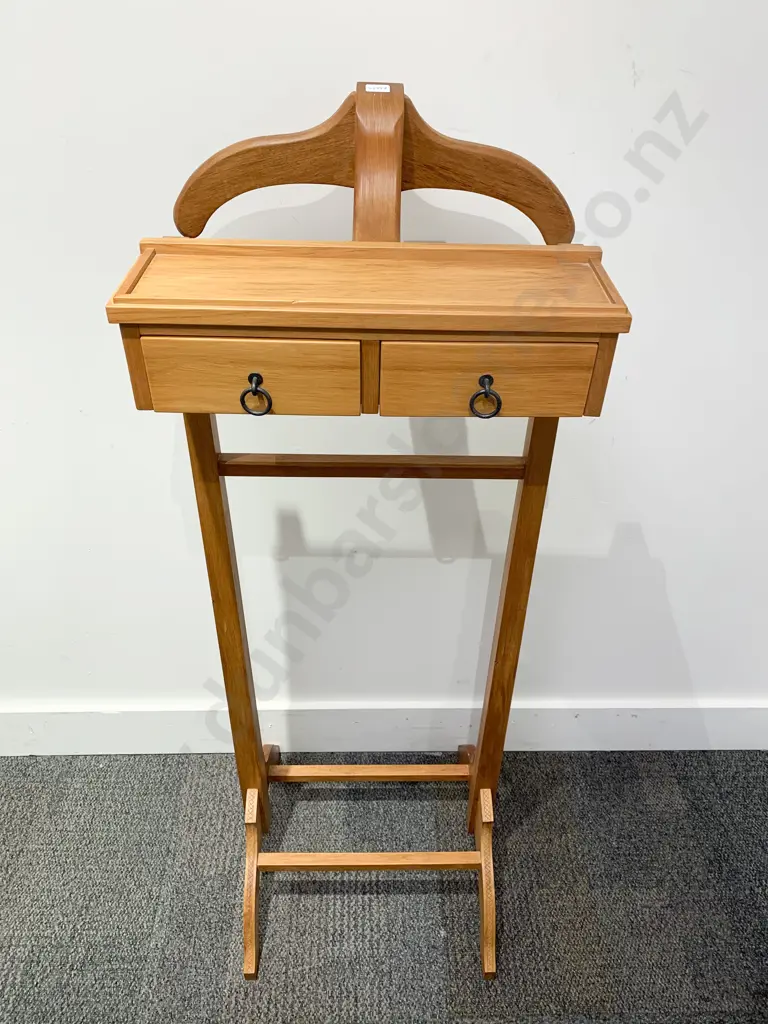 Rimu Gentleman's Valet Image 1++