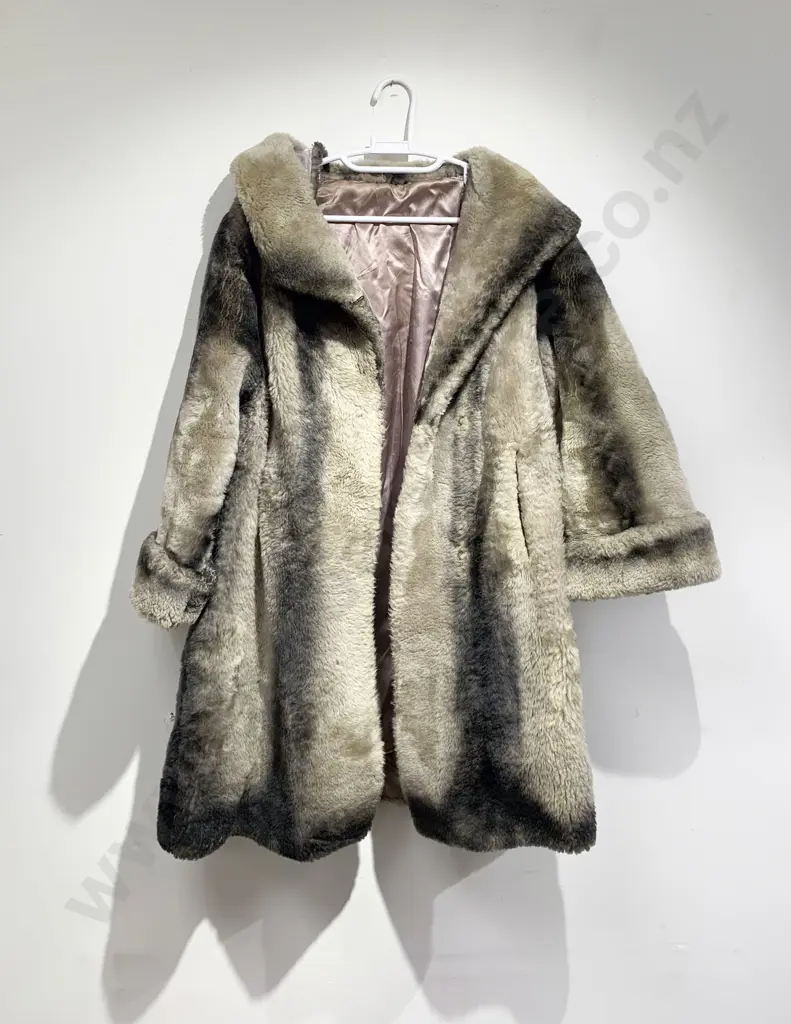 Vintage Faux Fur Three Quarter Length Jacket Image 1++