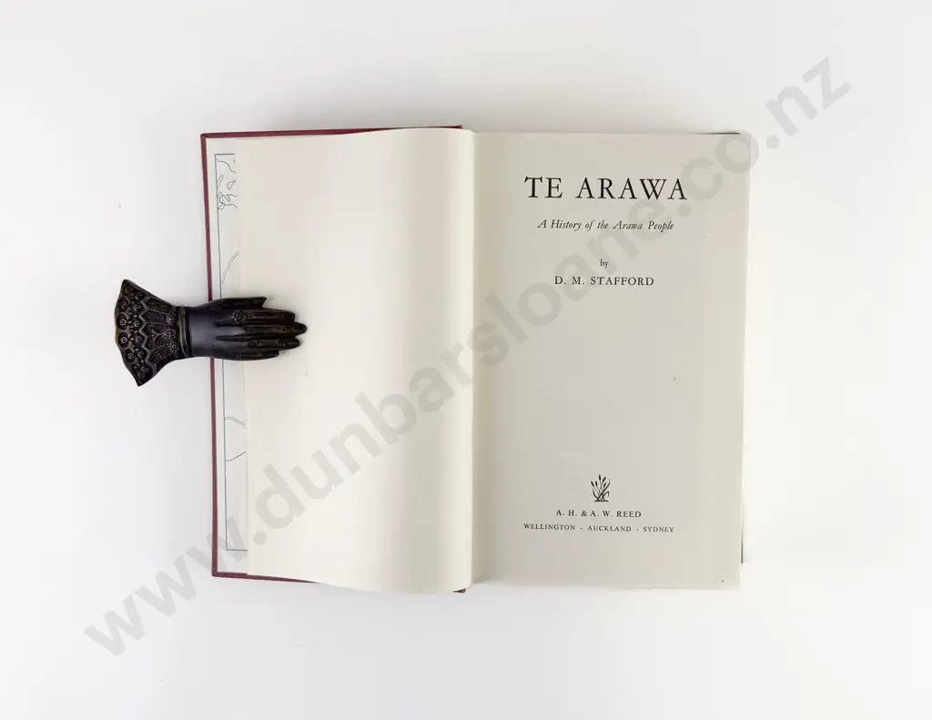 Stafford D M - Te Arawa A History of the Arawa People Image 1++