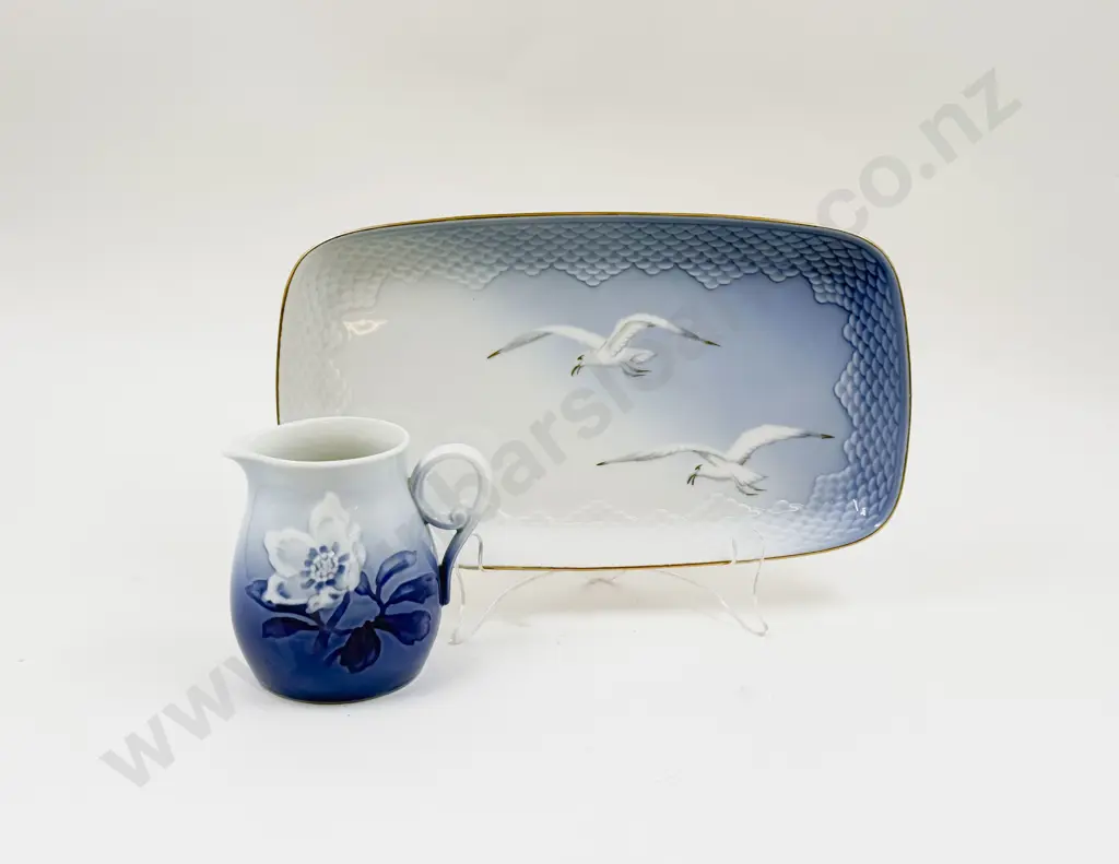 B&G Rectangular Dish Together with B&G Jug Image 1++