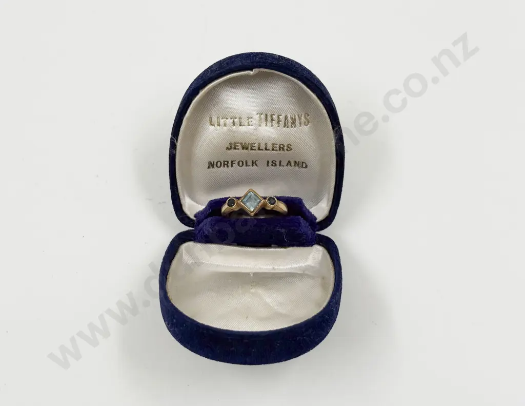 9ct Three Stone Topaz and Sapphire Band Ring Image 1++