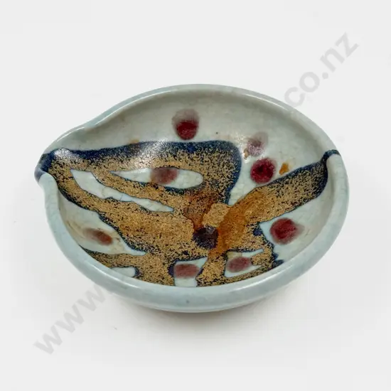 Small Doreen Blumhardt Pouring Dish