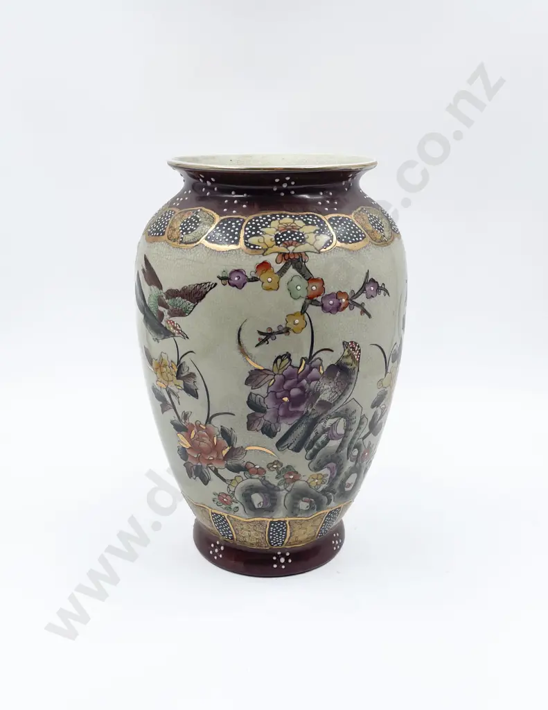 Mid C20th Japanese Satsuma Vase Image 1++