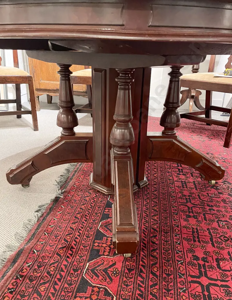 An Attractive Set of Six Geo III Mahogany Dining Chairs with Four Leaf Circular Extension Table Image 1++