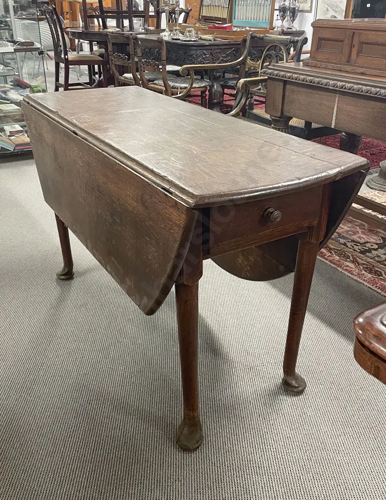 Early Geo III English Vernacular Oak Oval Gateleg Dining Table (af) Image 1++