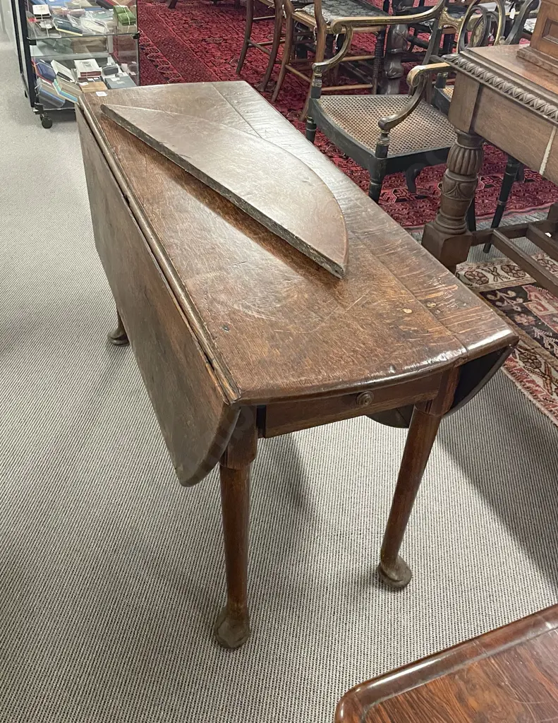 Early Geo III English Vernacular Oak Oval Gateleg Dining Table (af) Image 1++