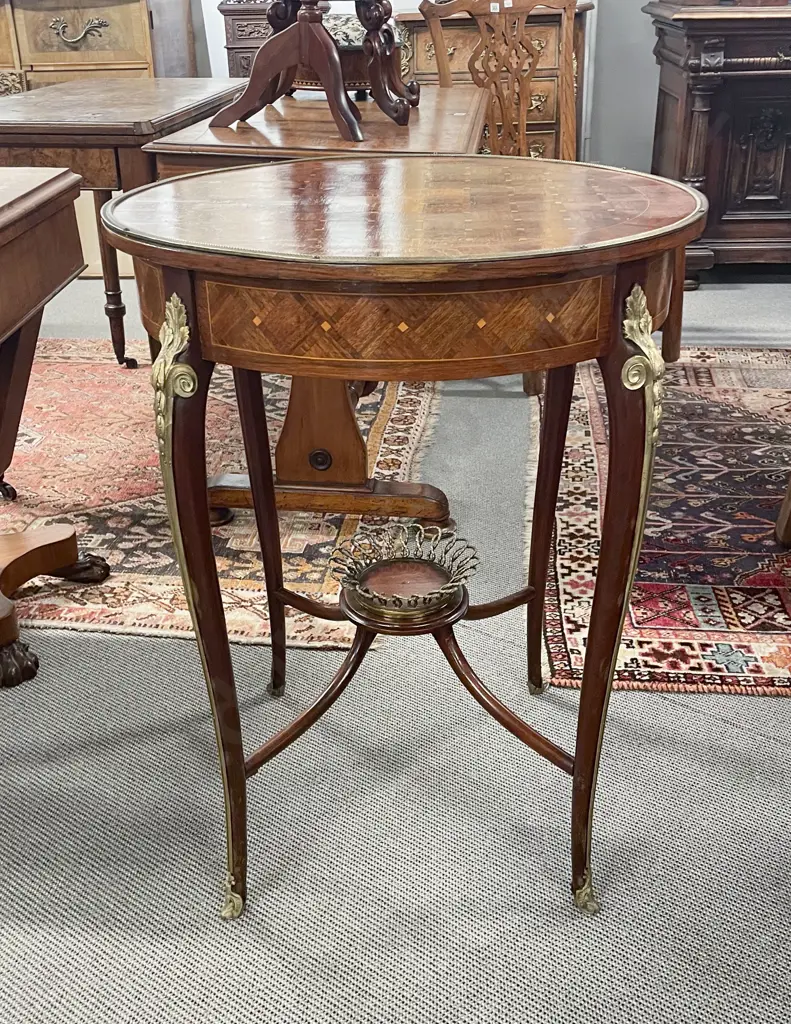 An Attractive French Rosewood & Ormulu Circular Centre Table Image 1++