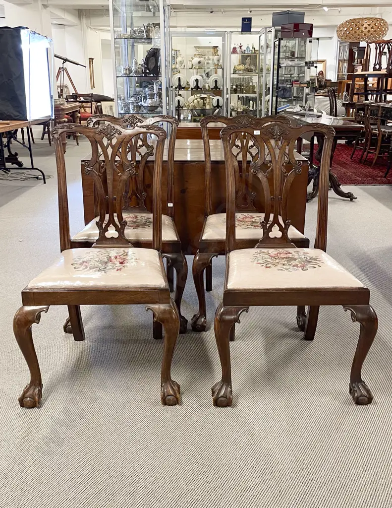 Set of Four Early C20th Chippendale Style Mahogany Dining Chairs Image 1++