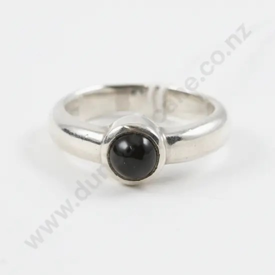 S/S Single Onyx Stone Band Ring