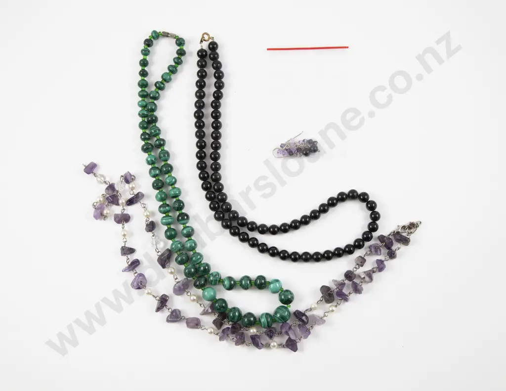 Single Strand Malachite Bead Necklace with Amethyst Bead Necklace (A/F) and Other Image 1++