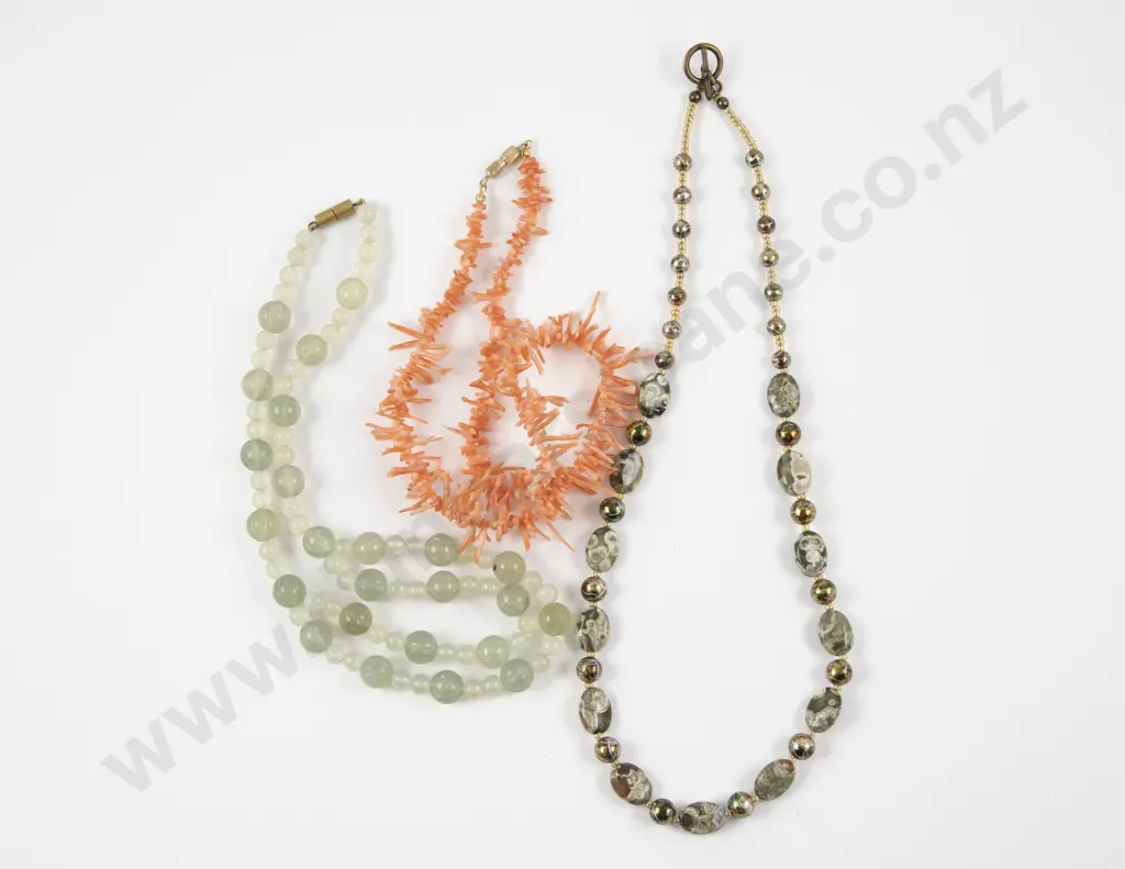 Singe Strand Coral Bead Necklace Image 1++