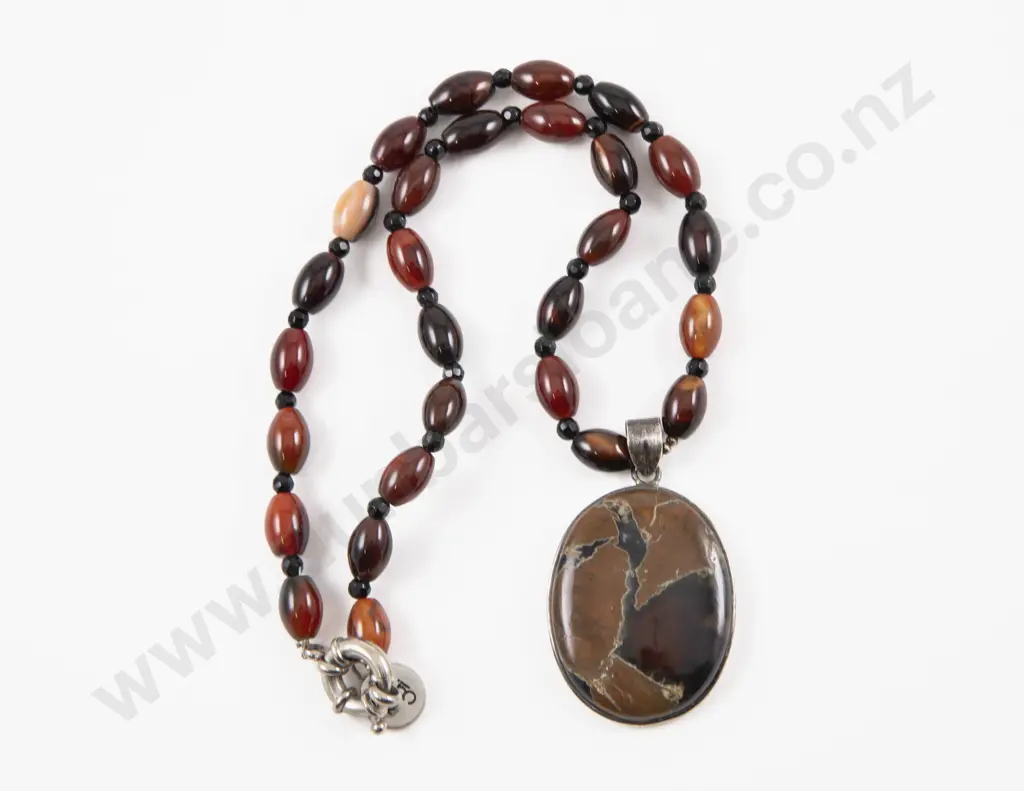 Kagi S/S Mounted Agate Pendant on Beaded Neck Chain Image 1++