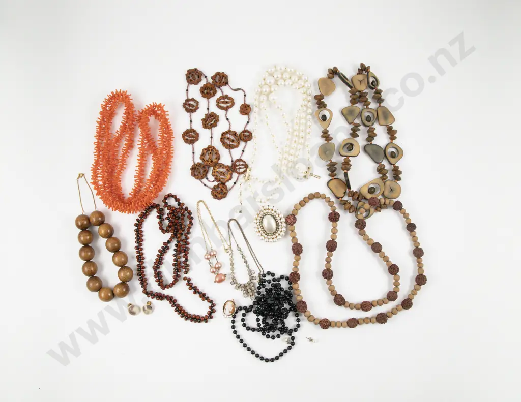 Collection of Assorted Bead Necklaces Image 1++
