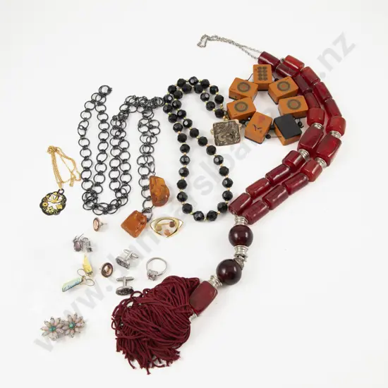 Collection of Assorted Costume Jewellery