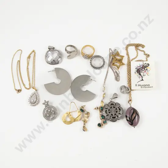 Collection of Assorted Costume Jewellery