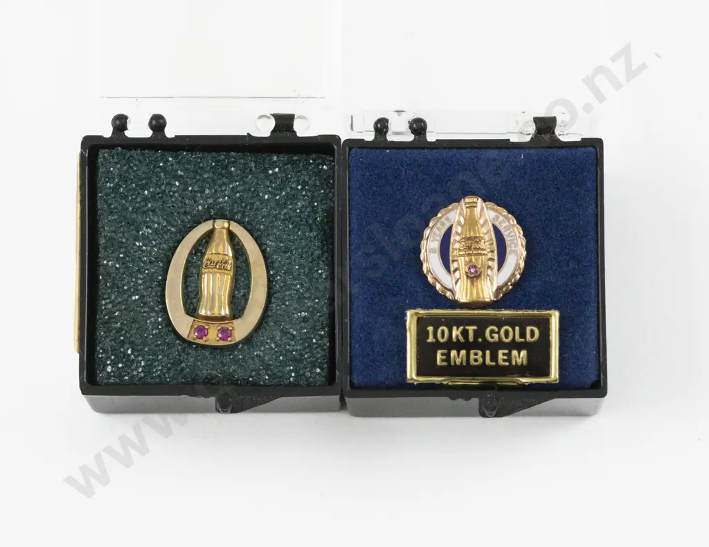 Two 10ct Coca Cola Lapel Pins Image 1++