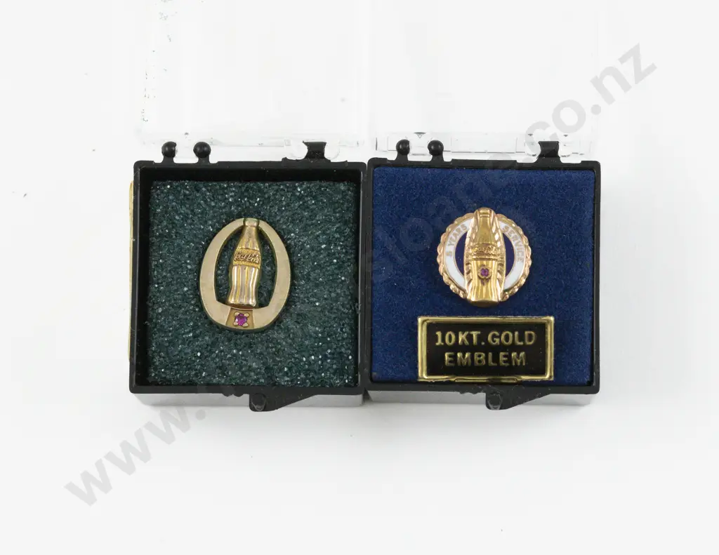 Two 10ct Coca Cola Lapel Pins Image 1++