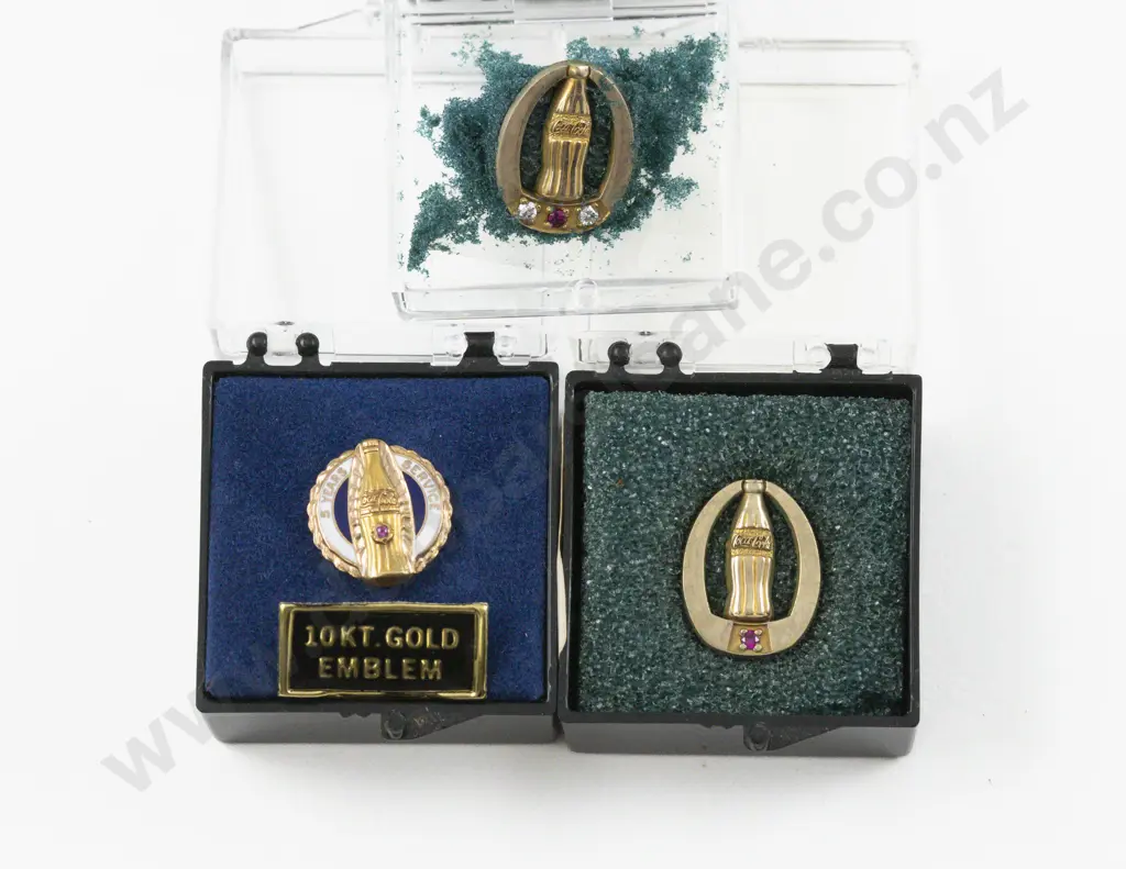 Three 10ct Coca Cola Lapel Pins Image 1++