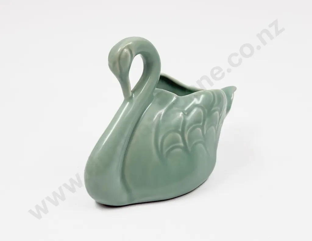 Green Crown Lynn Style Swan Image 1++