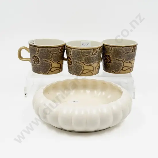 Crown Lynn Squat Vase and Three Crown Lynn Earthstone Mugs