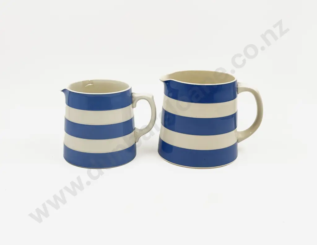 T G Green Cornishware - Graduated Pair of Jugs Image 1++