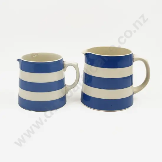 T G Green Cornishware - Graduated Pair of Jugs