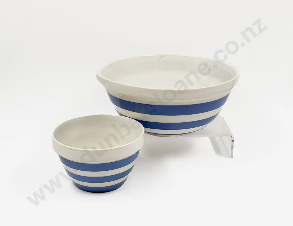 T G Green Cornishware - Two Mixing Bowls Image 1++