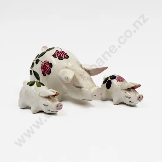 Plichta Pig with Two Smaller