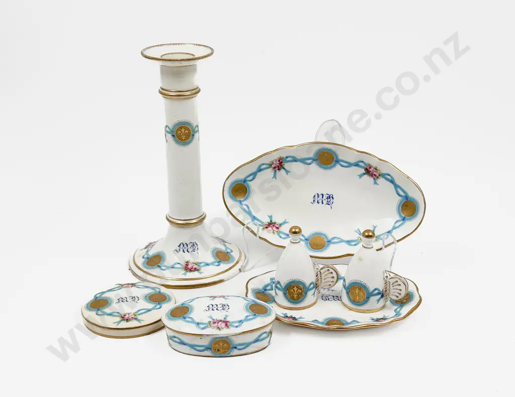 Fancy China Vanity Set Image 1++