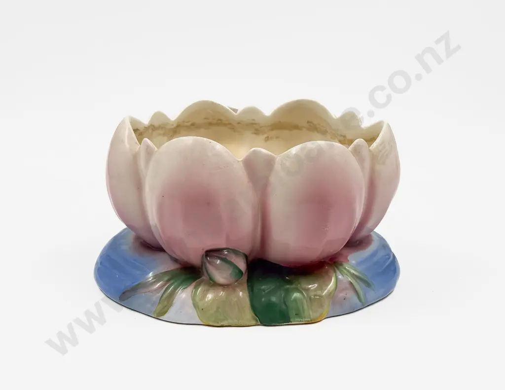 Clarice Cliff Lotus Bowl Image 1++