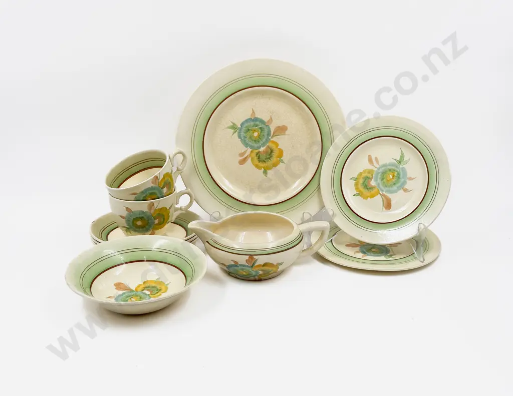 Small Quantity of Assorted Clarice Cliff China Image 1++