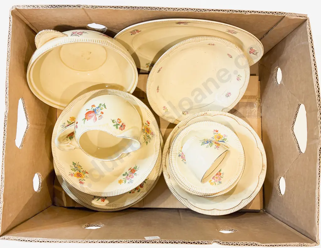 Quantity of Clarice Cliff Dinner China etc Image 1++