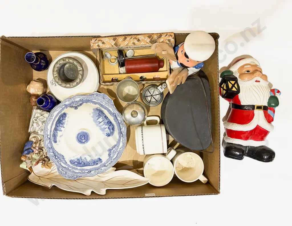 Box Qty of Assorted Ornaments & Collectables etc Image 1++