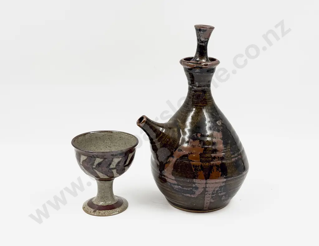 Two Pieces of NZ Pottery Image 1++
