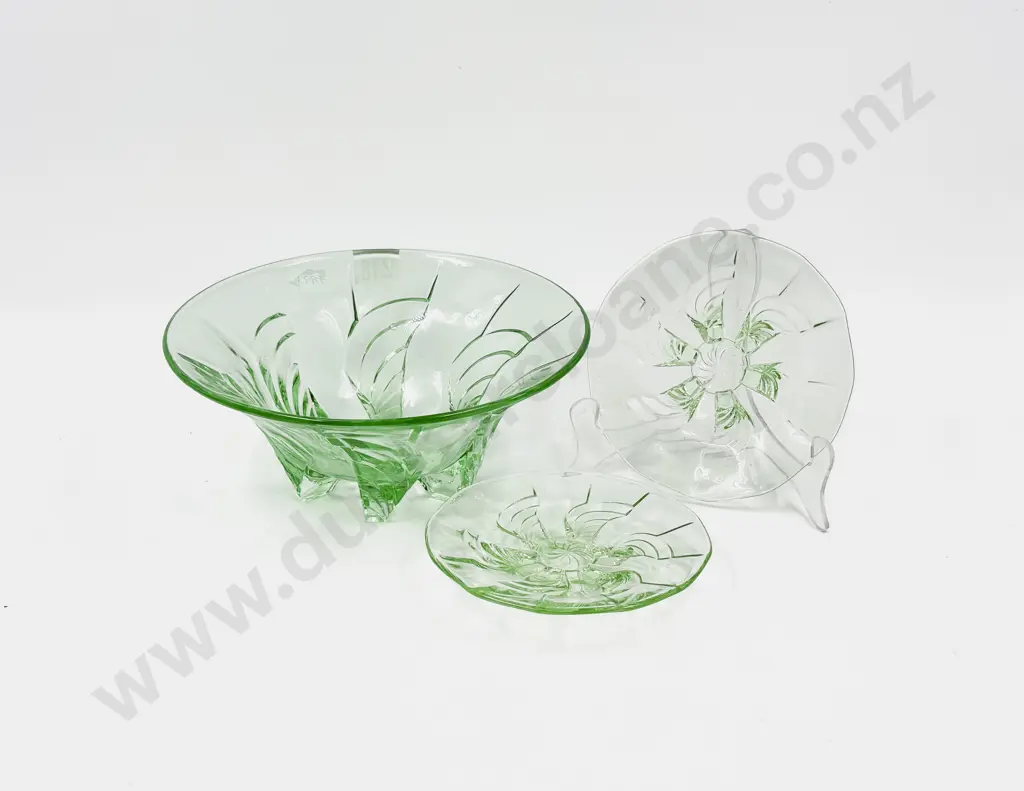 Art Deco Footed Bowl & Two Small Matching Dishes Image 1++