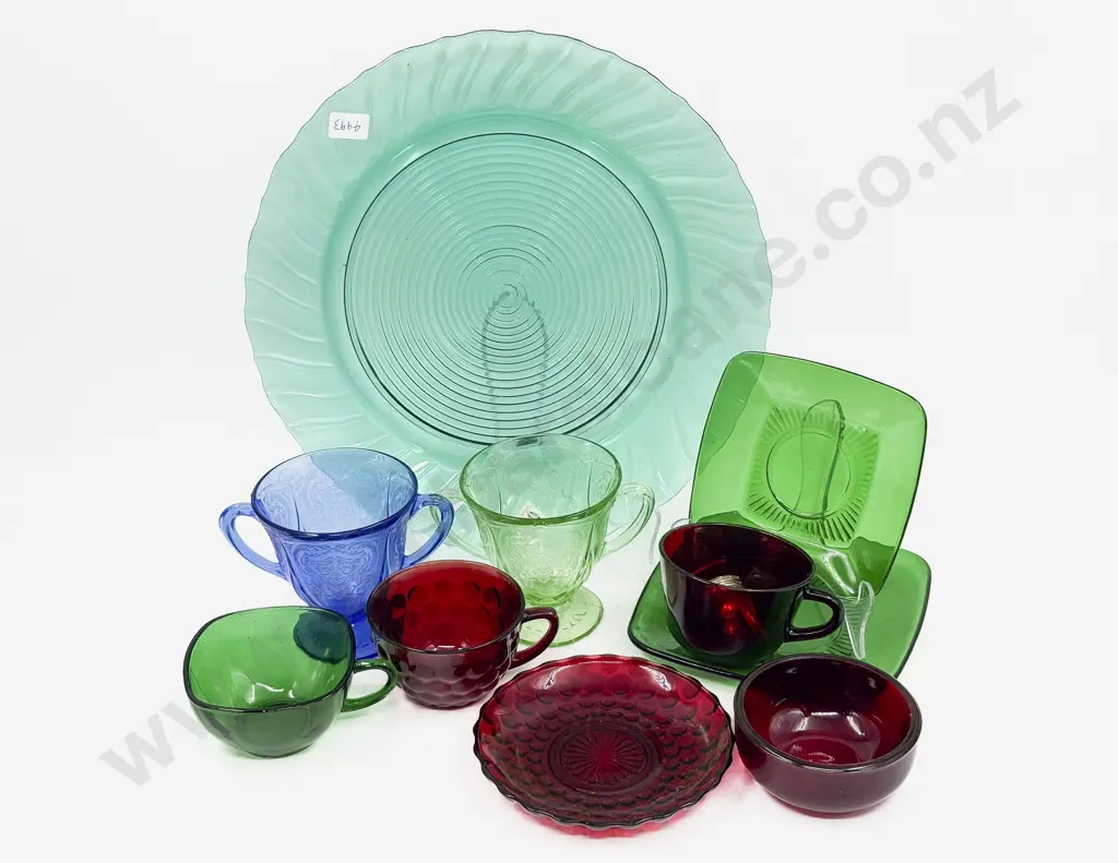 Quantity of Assorted Coloured Glass Ware Image 1++
