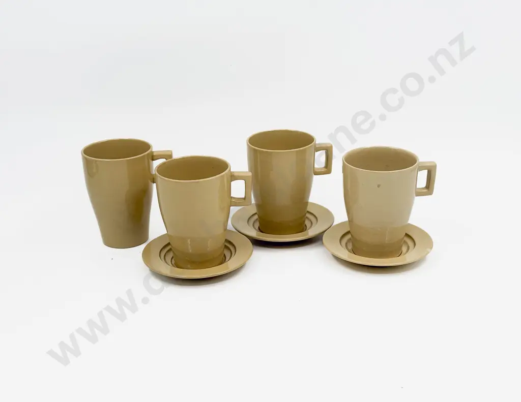 Four Bournevita by Wedgwood Cups & Three Saucers Image 1++