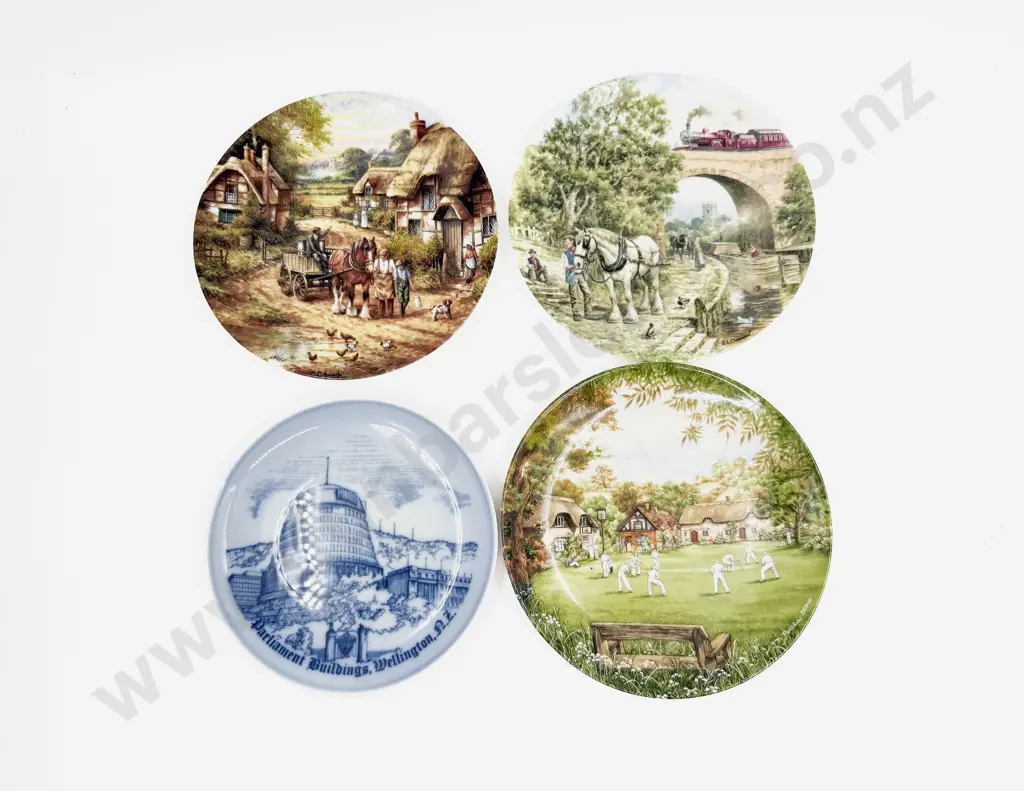 Boxed B & G NZ Beehive Comm. Plate together with Three Wedgwood Comm. Plates Image 1++