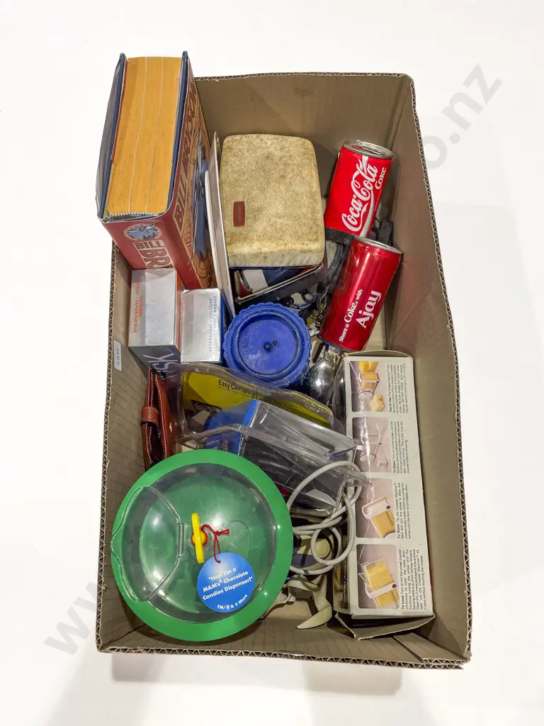 Box Qty of Assorted Vintage Collectables etc Image 1++
