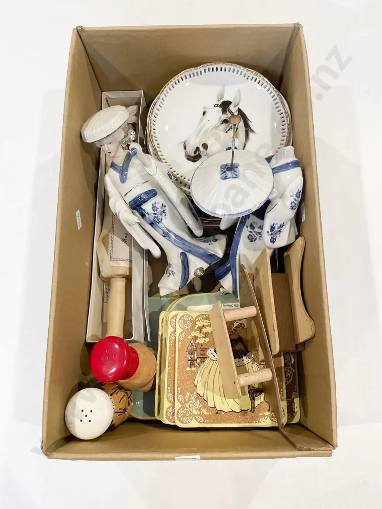 Box Qty of Assorted China & Ornaments etc Image 1++