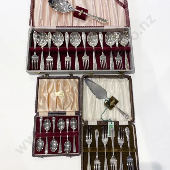 Qty of Assorted Boxed Cutlery