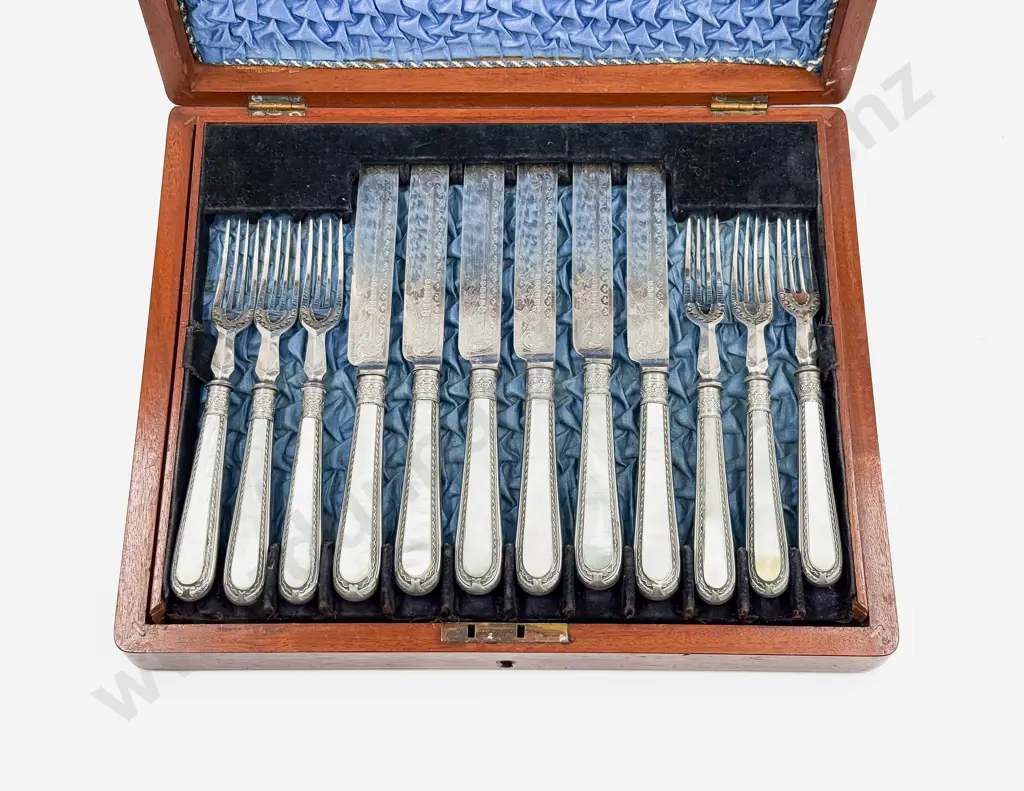 Two Tray Canteen of MOP Handled Cutlery Image 1++