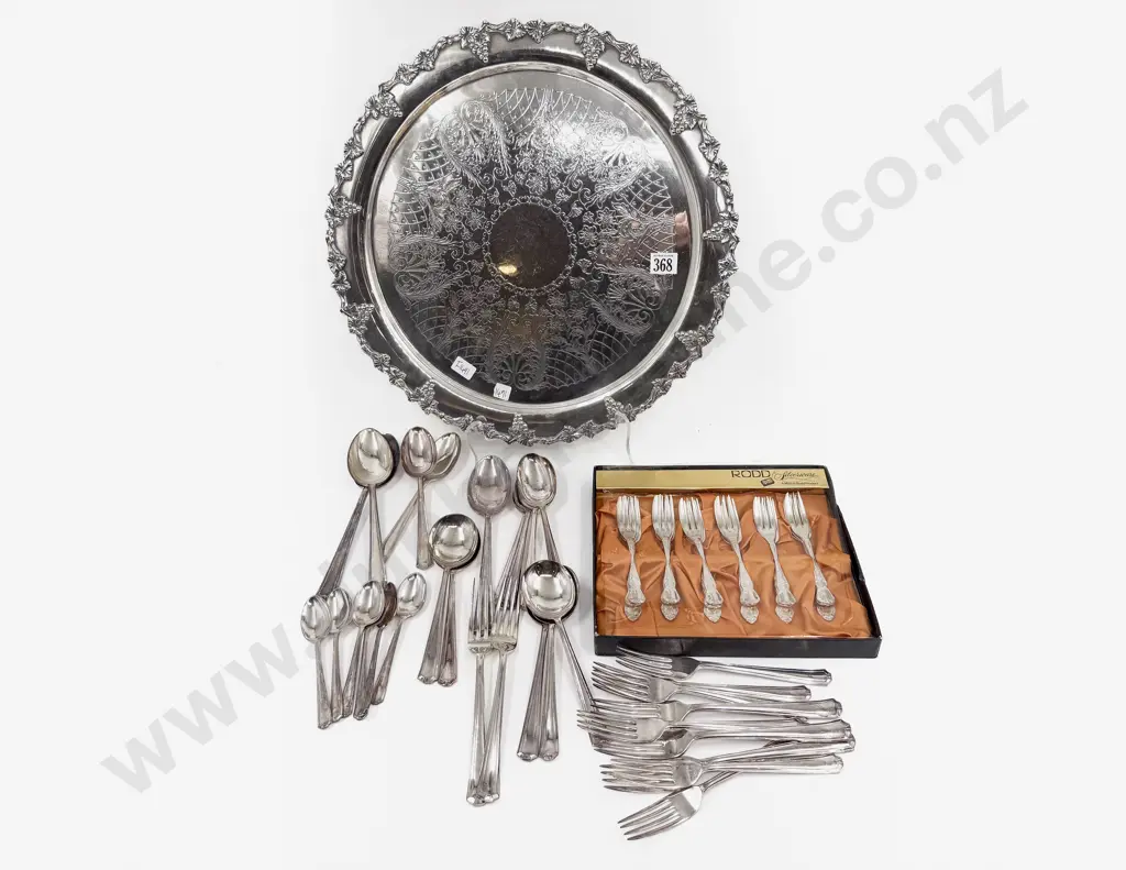 Qty of Assorted Cutlery on Large Circular Plated Tray Image 1++