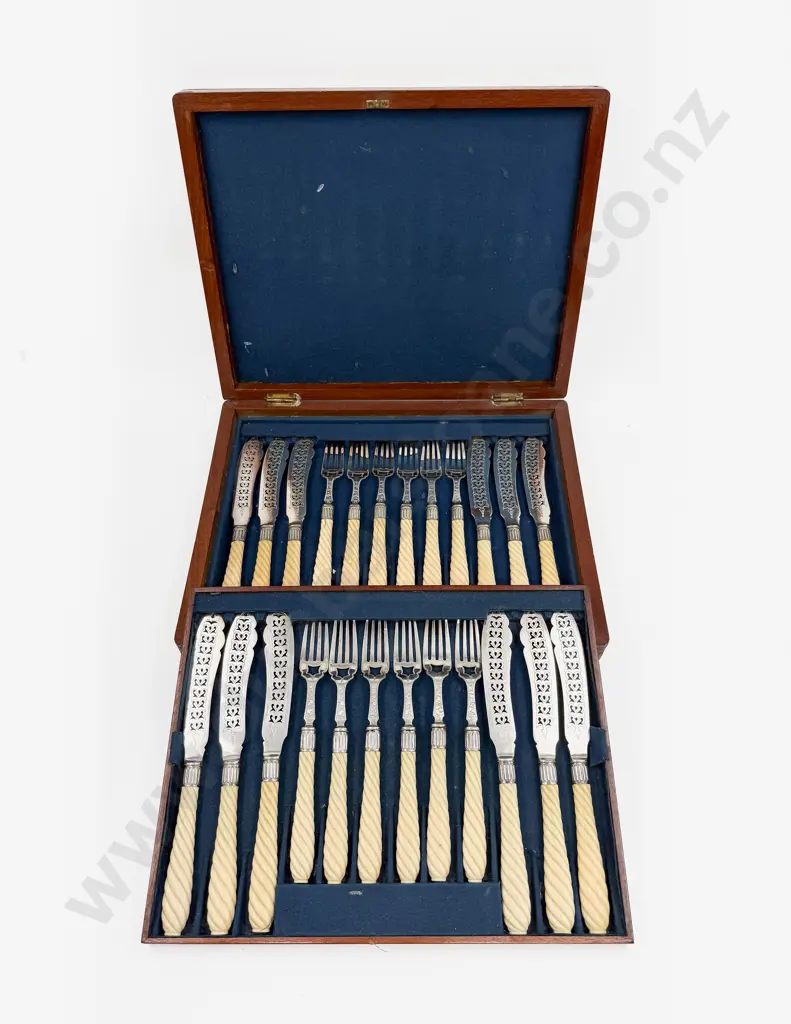 Cased Victorian Walker & Hall Ivory Handled Two Tray Fish Knives & Forks Set Image 1++