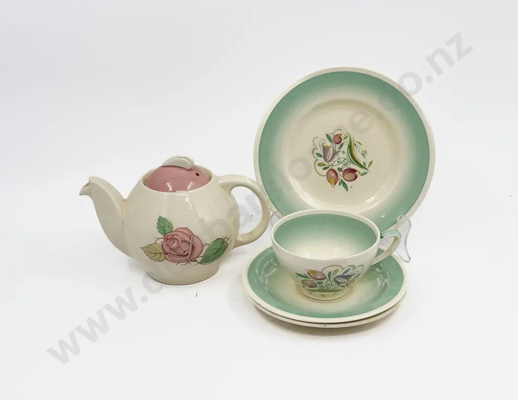 Susie Cooper Teapot together with Susie Cooper Trio Image 1++