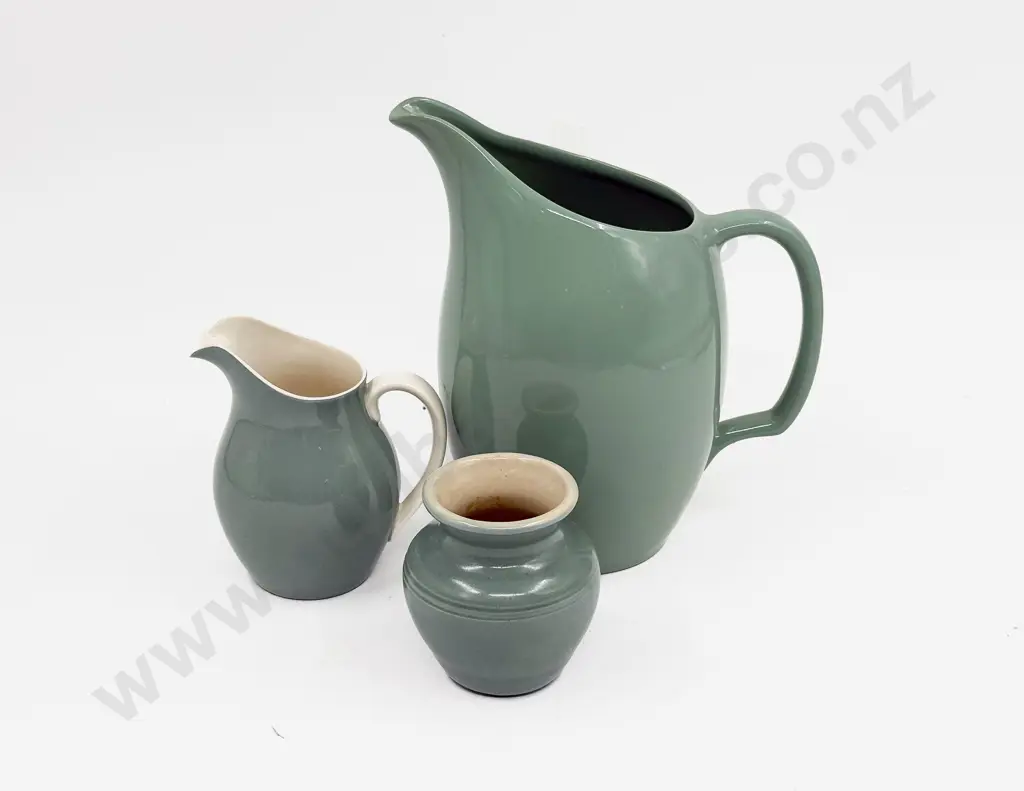 RD Jug with Other Jug & Vase Image 1++