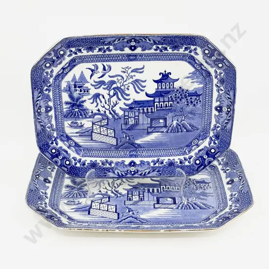 Graduated Pair of Willow Pattern Ashets