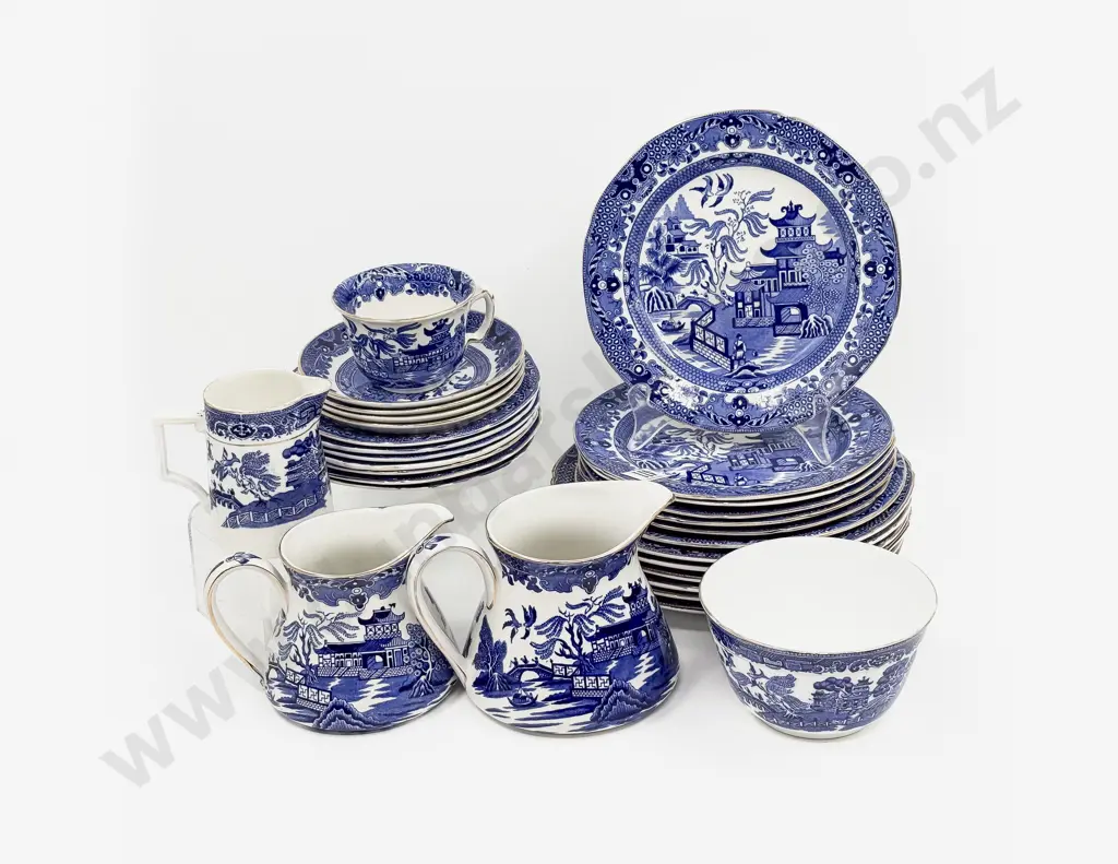 Qty of Assorted Willow Pattern Dinner China Image 1++
