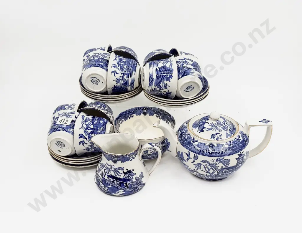 Willow Pattern Associated Tea Set Image 1++